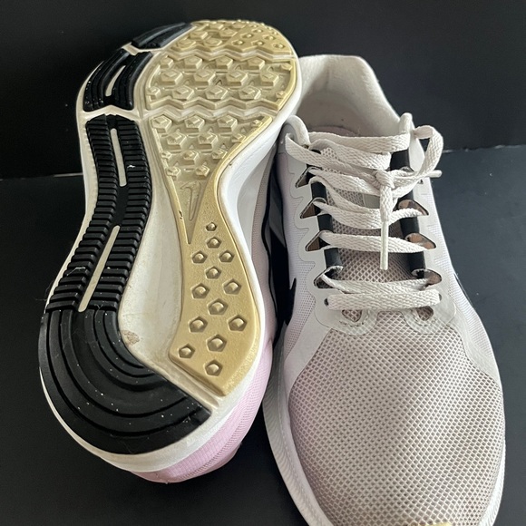 Nike Downshifter 8 Running Shoes. Gray and Black with Pink Foam. Women’s size 7 - Picture 7 of 12